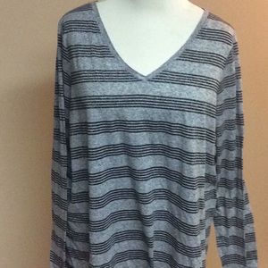 Lane Bryant size 22/24 grey and black V-neck longed sleeved top.